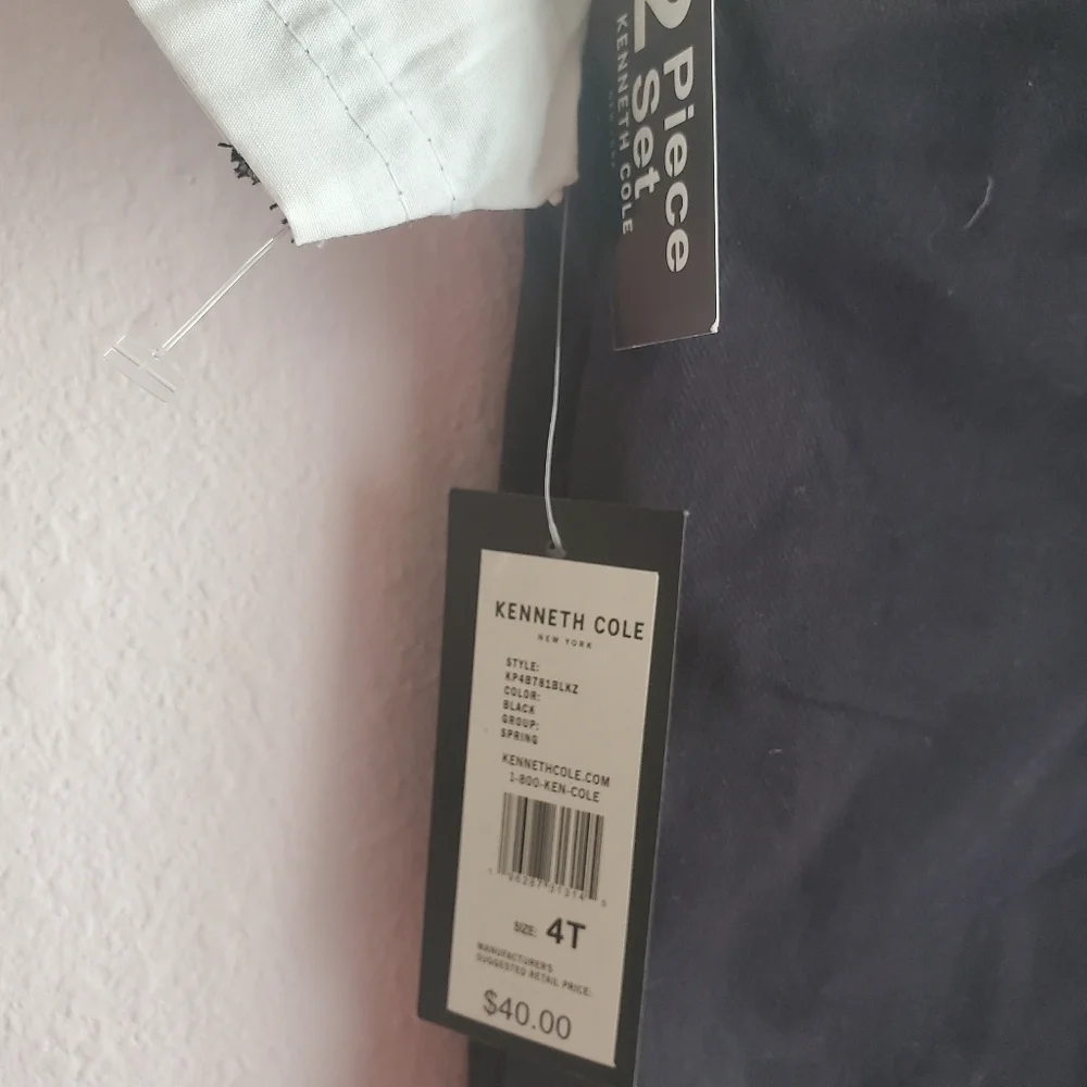 Reaction Kenneth Cole 2 peice set.